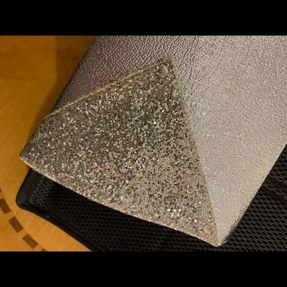 Vintage Silver Metallic Clutch Purse With Chain Sparkly Bling Evening Cocktails - Picture 3 of 11